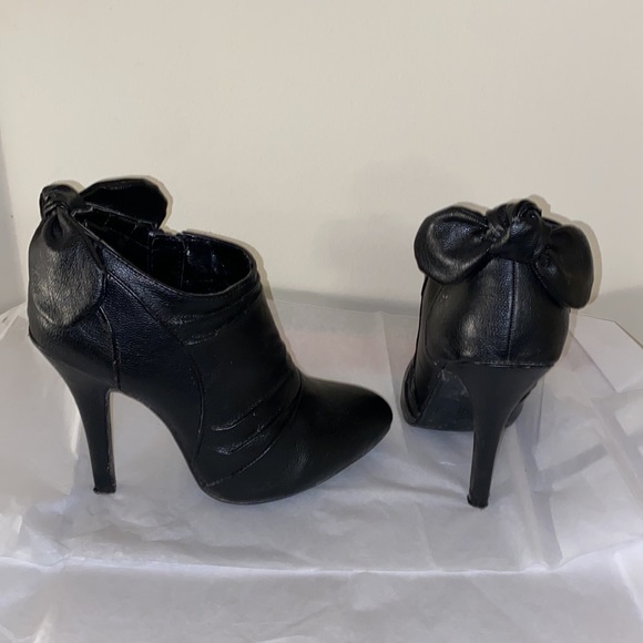 Elegant black ankle boot - Picture 3 of 6